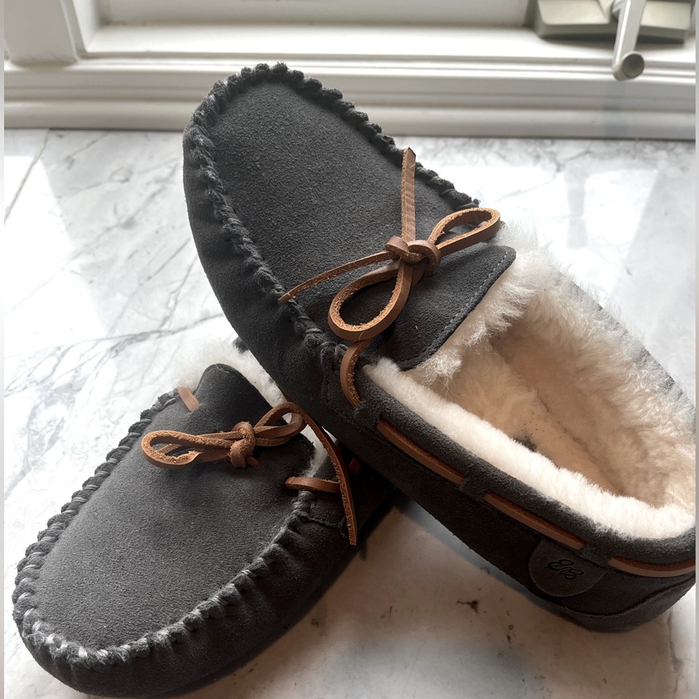 Eddie Bauer Women's Firelight Shearling Moc Slippers. Brand new.